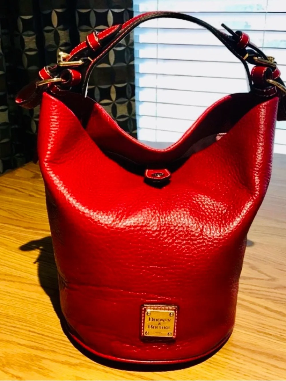 Dooney & Bourke Red Pebbled Leather Bucket Shoulder Bag EUC - Picture 4 of 13